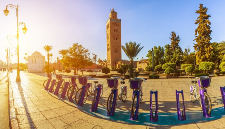 Fahrräder vor Koutoubia Moschee